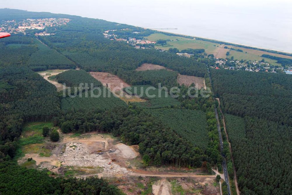 Luftaufnahme Graal-Müritz (Mecklenburg-Vorpommern) - Abriss einer ehem. Kaserne durch die HAWO KG bei Graal-Müritz (Mecklenburg-Vorpommern)