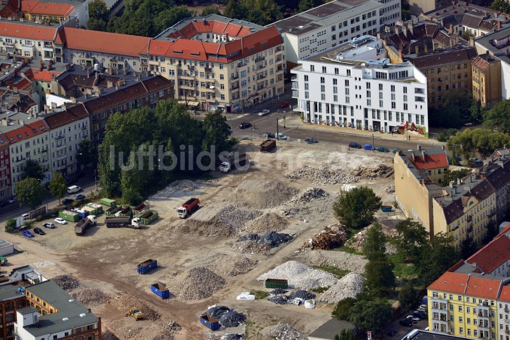 Berlin von oben - Abriss des ehemaligen Firmengebäudes der Freudenberg Spezialdichtungsprodukte GmbH&Co. in Berlin