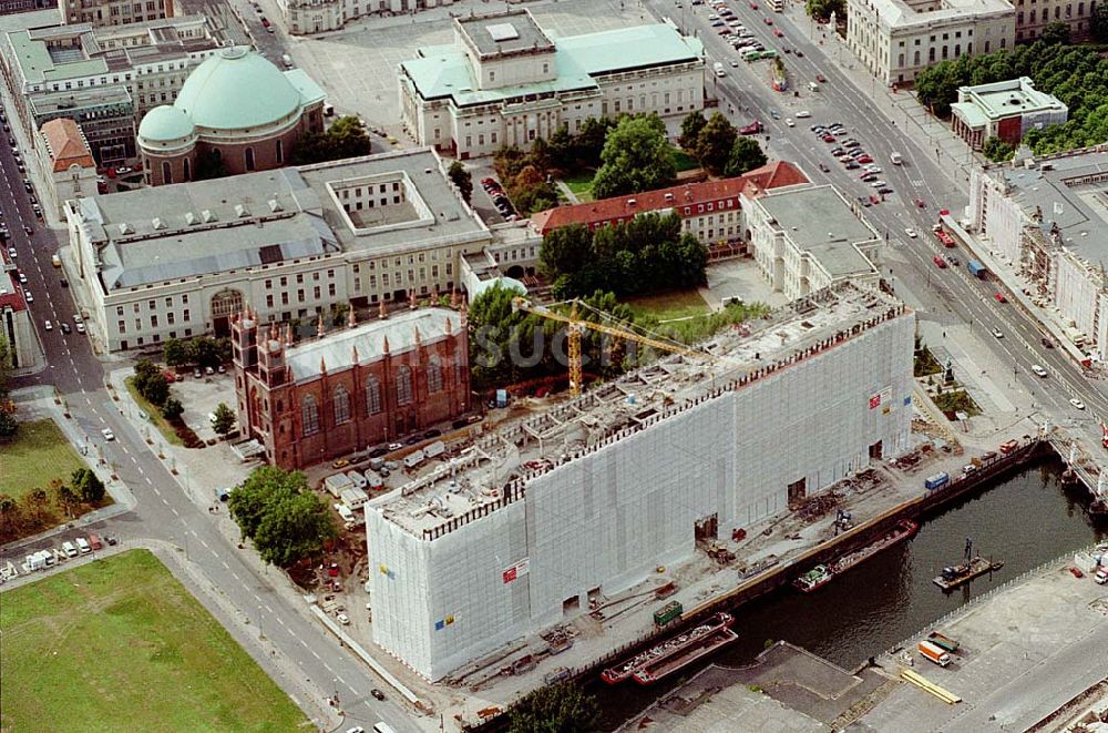 Berlin Mitte aus der Vogelperspektive: 06.09.1995 Abriß des ehemalign DDR-Außenministerium Berlin Mitte