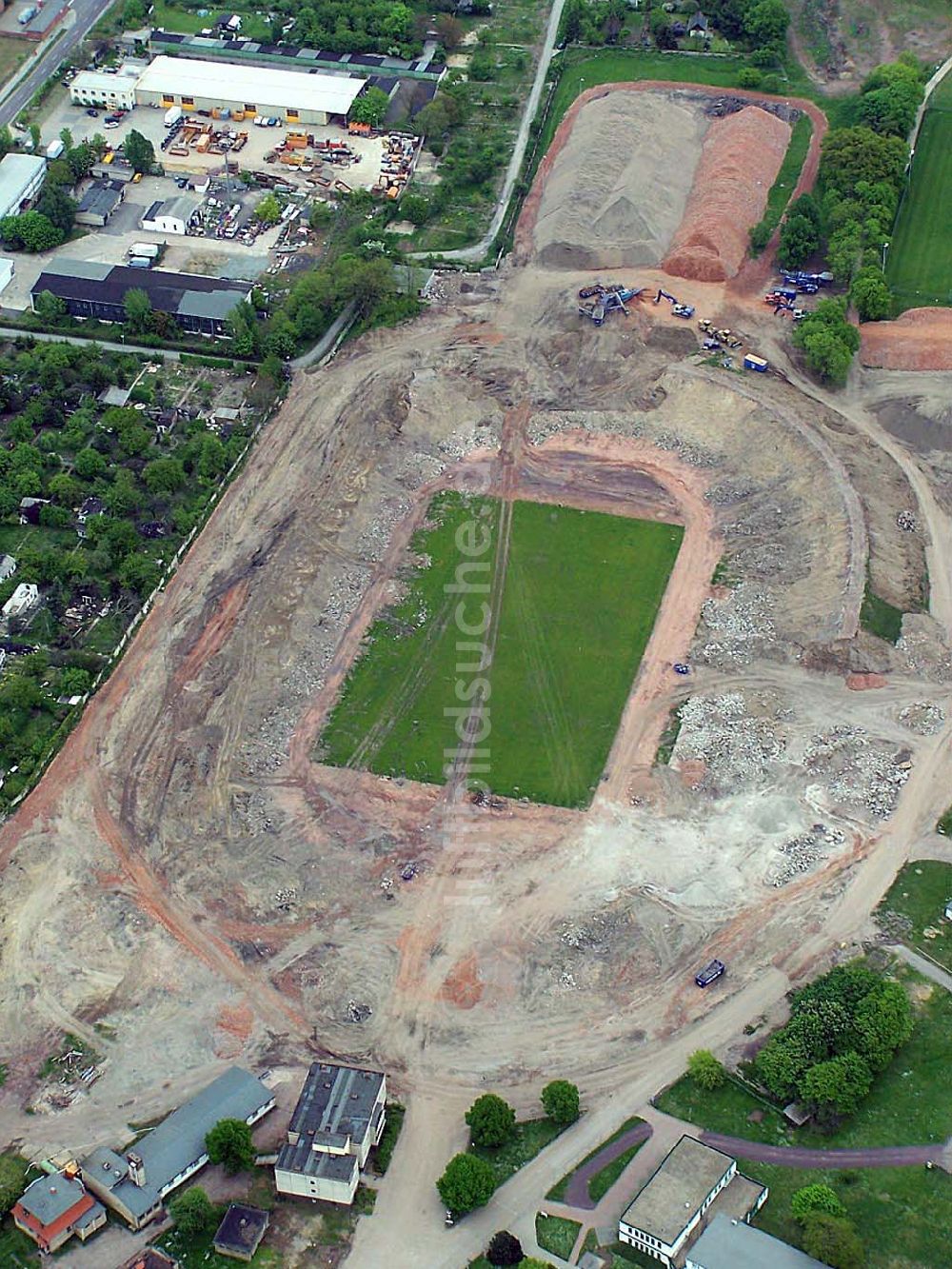 Luftaufnahme Magdeburg-Brückfeld - Abriß des Ernst-Grube-Stadion in Magdeburg-Brückfeld