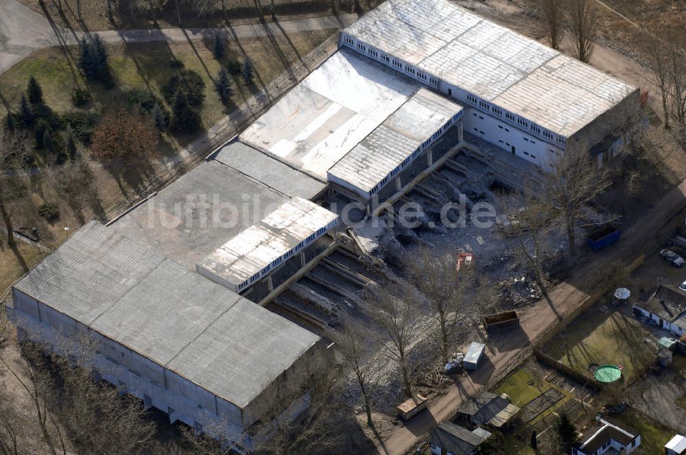 Luftaufnahme Berlin - Abriss auf dem Industriegelände des Wasserwerks am Königsheideweg nahe Berlin-Johannisthal