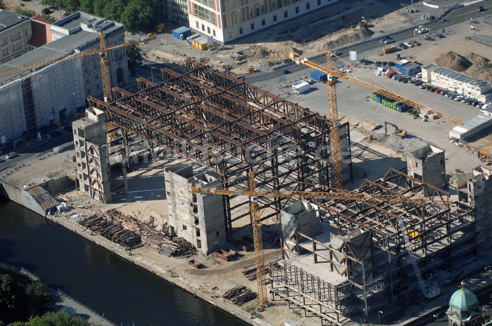 Luftbild Berlin - Abriss des Palast der Republik in Berlin-Mitte