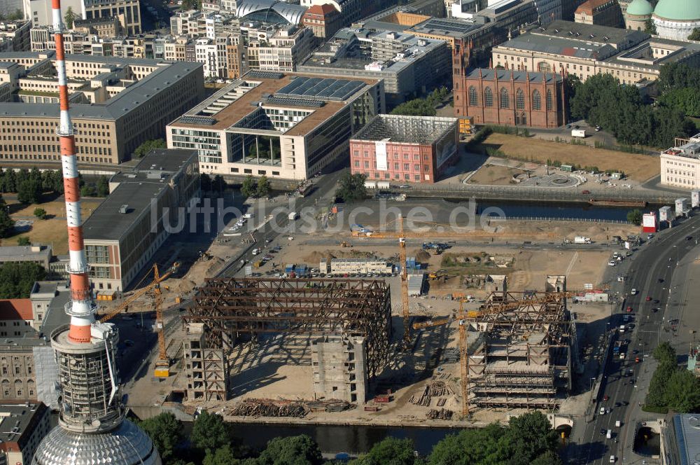 Berlin aus der Vogelperspektive: Abriss des Palast der Republik in Berlin-Mitte