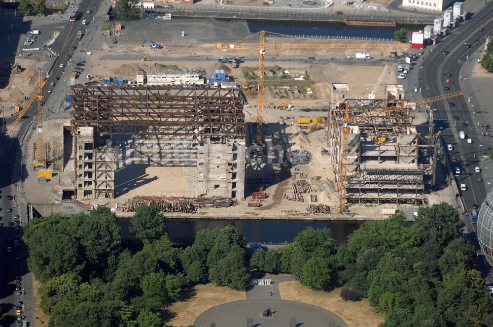 Luftbild Berlin - Abriss des Palast der Republik in Berlin-Mitte