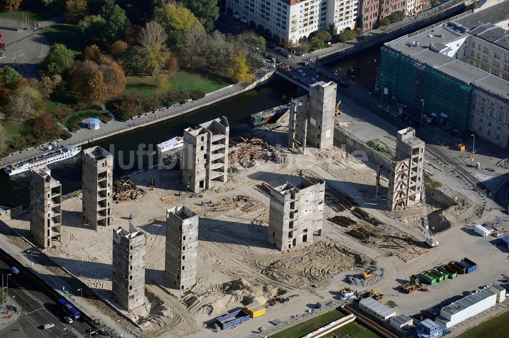 Berlin von oben - Abriss des Palast der Republik in Berlin-Mitte