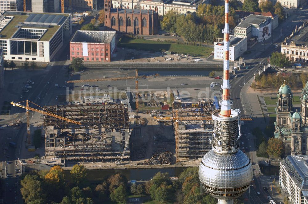 Luftaufnahme Berlin - Abriss des Palast der Republik in Mitte