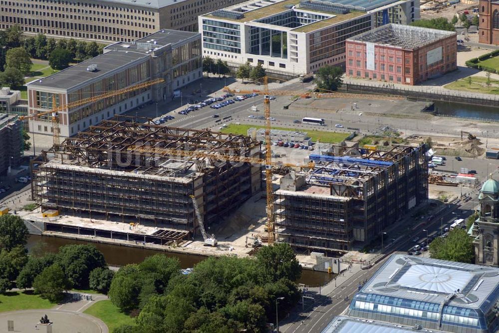 Luftaufnahme Berlin - Abriss des Palastes der Republik in Berlin