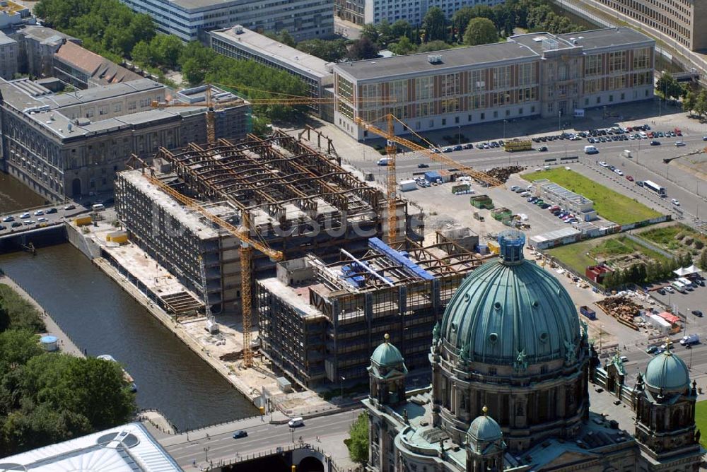 Luftbild Berlin - Abriss des Palastes der Republik in Berlin