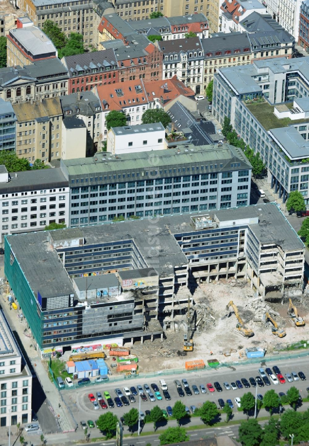 Luftaufnahme Leipzig - Abriß der Ruine des ehemaligen Robotron - Firmen - Gebäudes an der Gerberstraße in Leipzig im Bundesland Sachsen