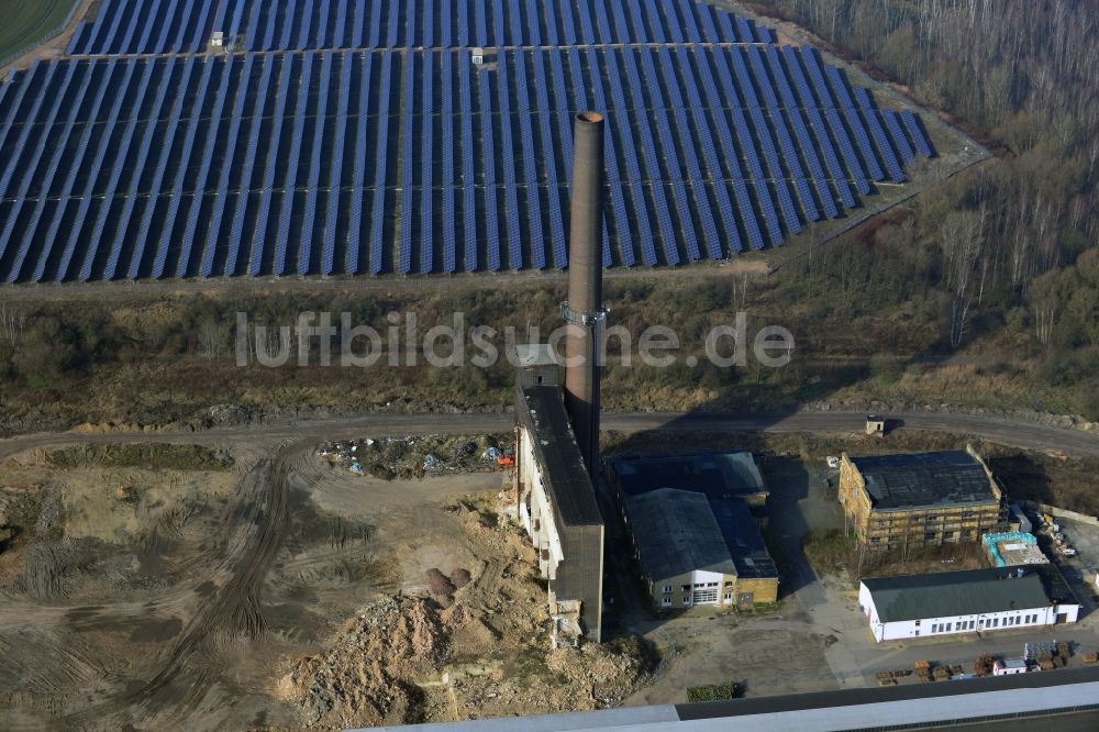 Holzweißig aus der Vogelperspektive: Abriß der Ruine der ehemaligen Rohrwerke Holzweißig im Bundesland Sachsen-Anhalt