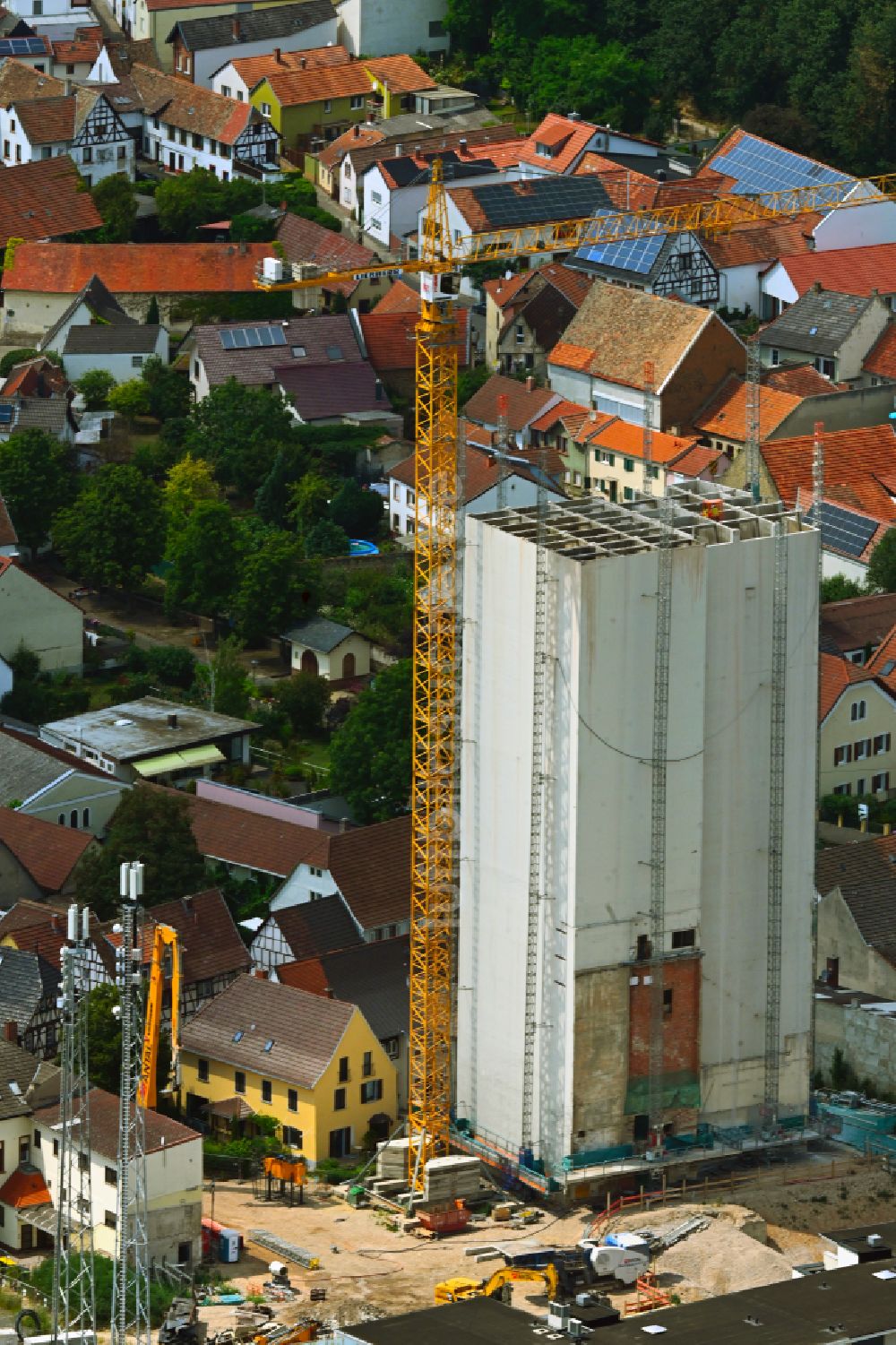 Osthofen von oben - Abriß des Silo und Getreide- Speicher Schill- Turm in Osthofen im Bundesland Rheinland-Pfalz, Deutschland