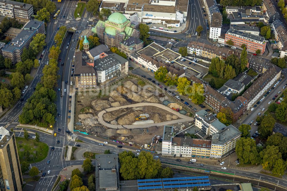 Essen von oben - Abriß der Therme und Schwimmbecken am Freibad der Freizeiteinrichtung der Sport- und Bäderbetriebe Essen in Essen im Bundesland Nordrhein-Westfalen, Deutschland