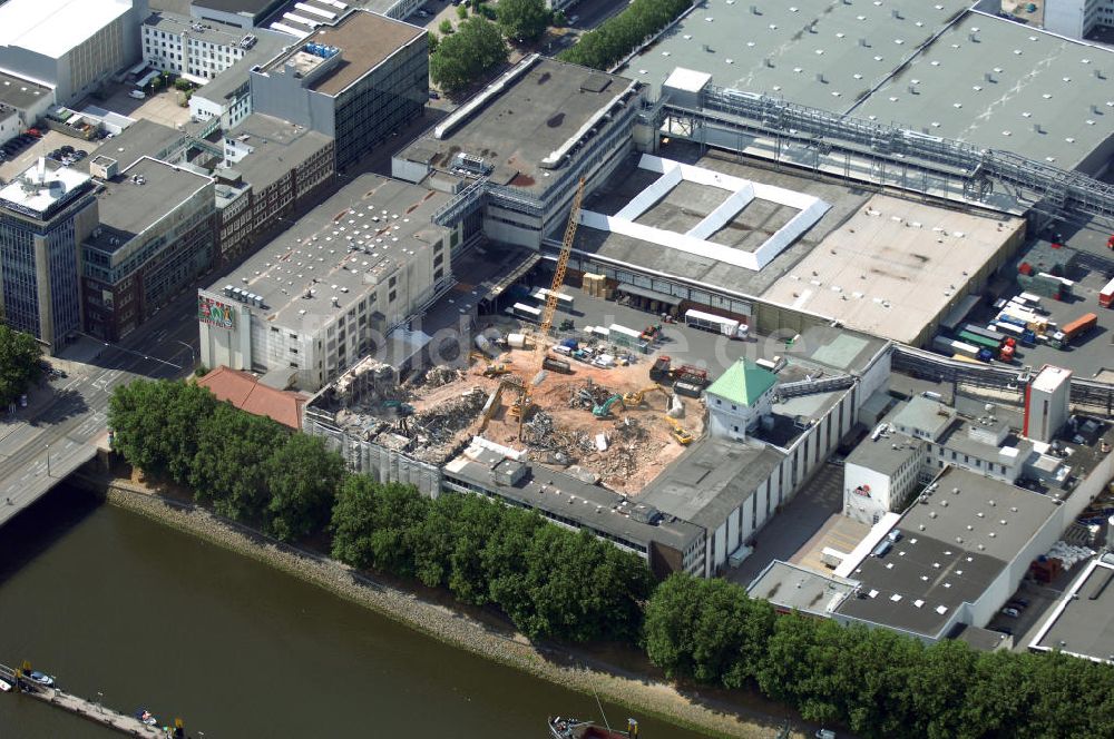 Luftbild Bremen - Abriss des Weserkeller auf dem Gelände der Brauerei Beck & Co in Bremen