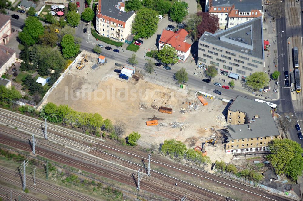 Luftaufnahme Berlin-Karlshorst - Abrissarbeiten am alten Kulturhaus Karlshorst