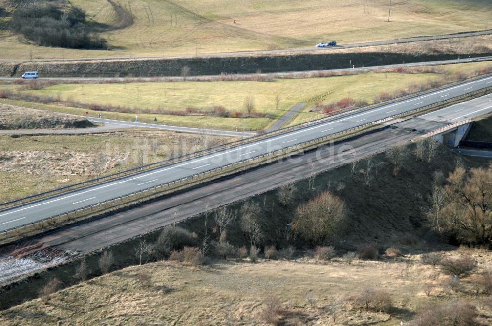 Luftbild Schönau - Abrißarbeiten am alten Streckenverlauf der A4 - demolition work on the old, disused itinerary of the A4 motorway course