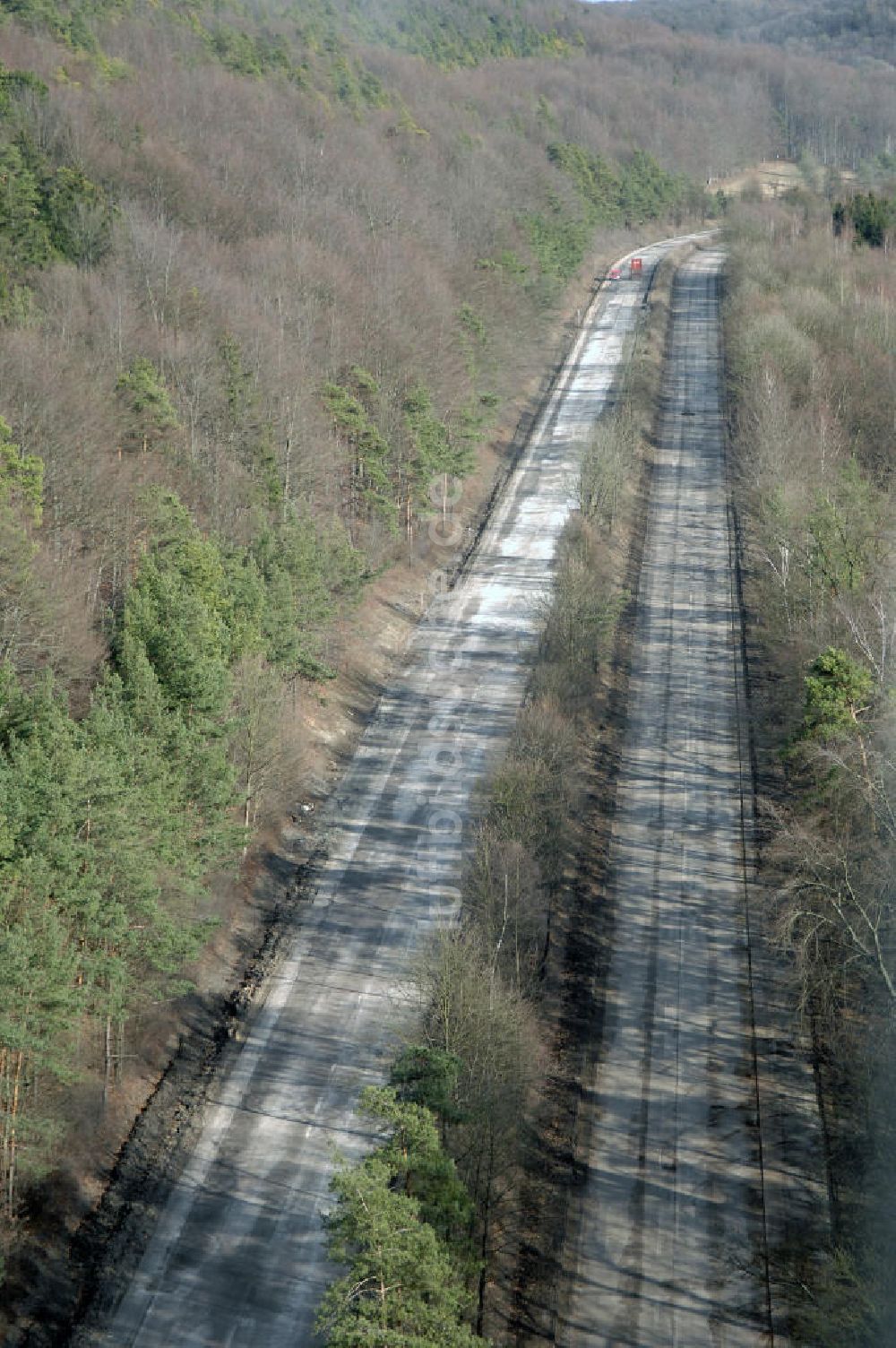 Luftbild Schönau - Abrißarbeiten am alten Streckenverlauf der A4 - demolition work on the old, disused itinerary of the A4 motorway course