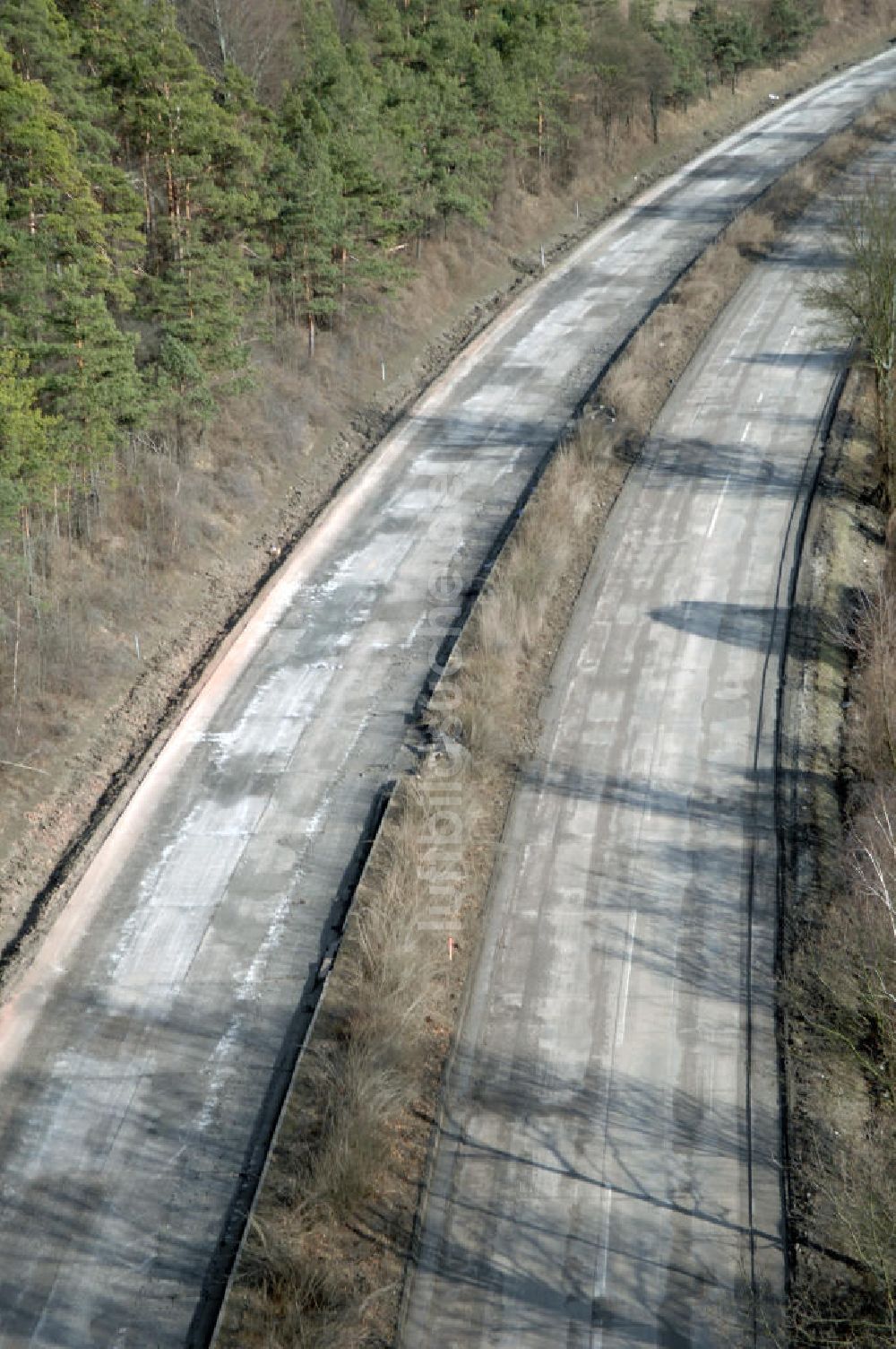 Luftaufnahme Schönau - Abrißarbeiten am alten Streckenverlauf der A4 - demolition work on the old, disused itinerary of the A4 motorway course