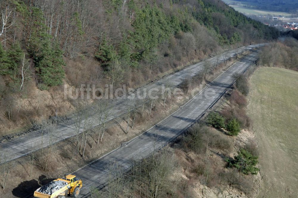 Schönau aus der Vogelperspektive: Abrißarbeiten am alten Streckenverlauf der A4 - demolition work on the old, disused itinerary of the A4 motorway course