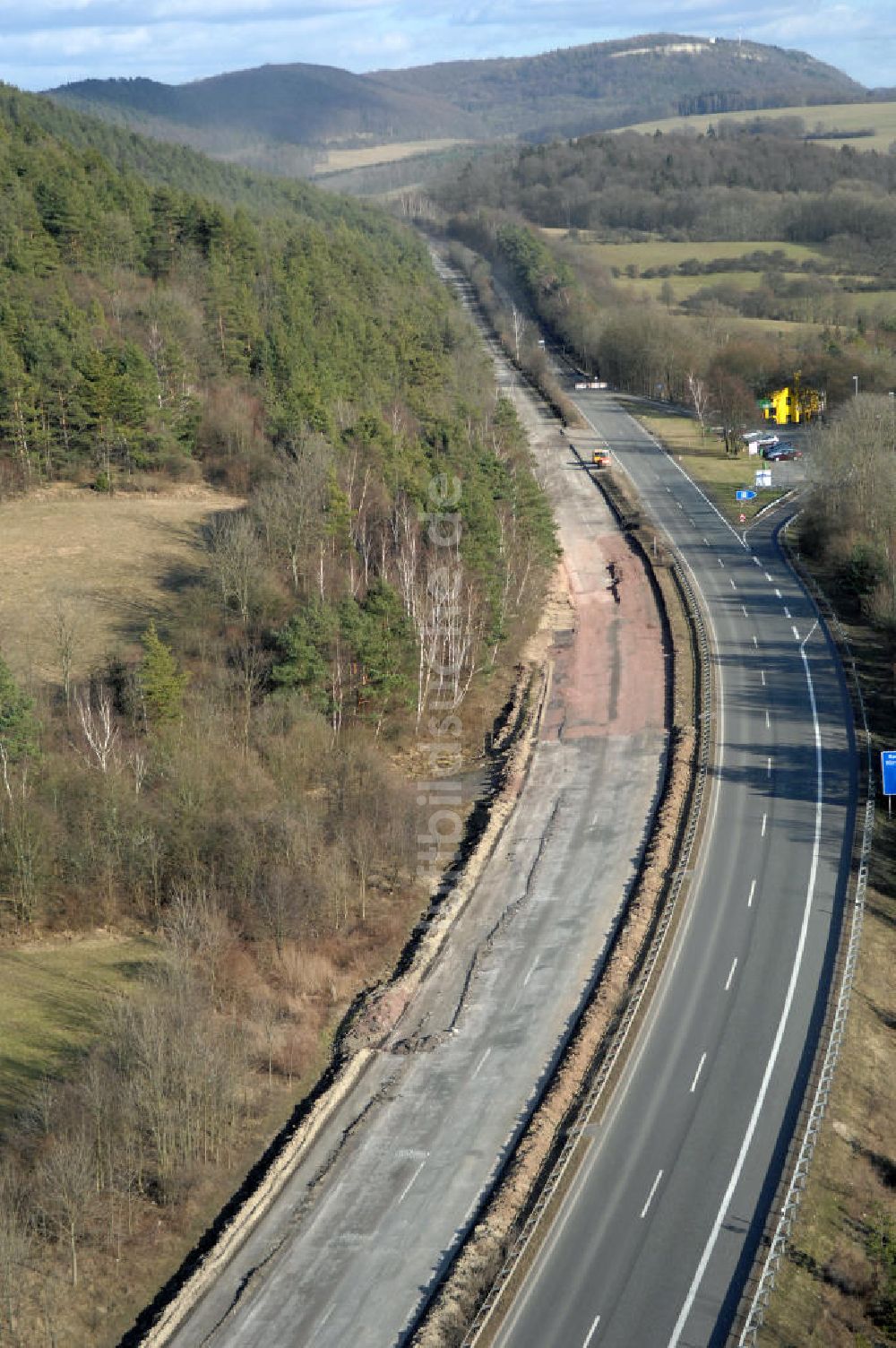 Luftaufnahme Wutha-Farnroda - Abrißarbeiten am alten Streckenverlauf der A4 - demolition work on the old, disused itinerary of the A4 motorway course