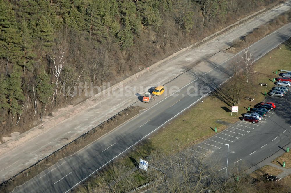 Wutha-Farnroda aus der Vogelperspektive: Abrißarbeiten am alten Streckenverlauf der A4 - demolition work on the old, disused itinerary of the A4 motorway course