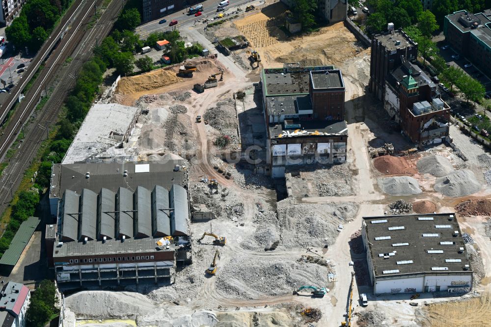 Hamburg aus der Vogelperspektive: Abrissarbeiten auf dem ehemaligen Gelände der Holsten-Brauerei im Ortsteil Altona-Nord in Hamburg, Deutschland