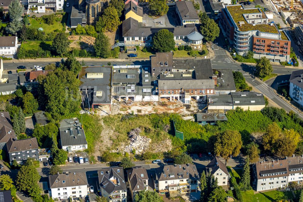 Heiligenhaus von oben - Abrissarbeiten auf dem ehemaligen Gelände des Press- Stanz- und Ziehwerk Kiekert & Nieland Vertriebs GmbH & Co. KG in Heiligenhaus im Bundesland Nordrhein-Westfalen, Deutschland