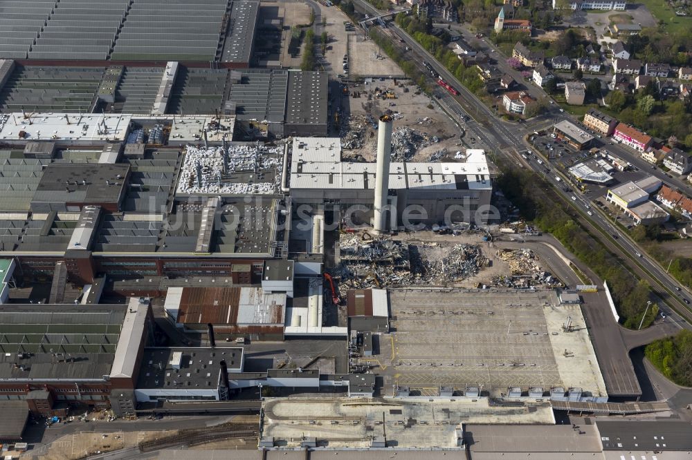 Luftbild Bochum - Abrißarbeiten der ehemaligen Lackiererei am OPEL-Werk 1 in Bochum im Bundesland Nordrhein-Westfalen