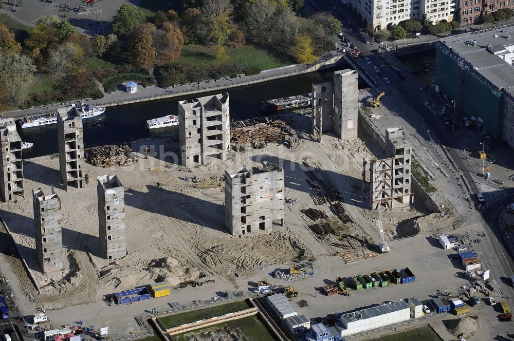 Luftaufnahme Berlin - Abrissarbeiten am ehemaligen Palast der Republik in Berlin Mitte