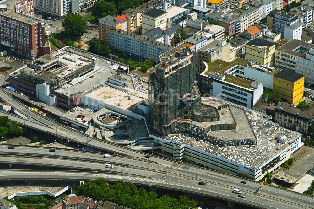 Ludwigshafen am Rhein von oben - Abrissarbeiten am Gebäudekomplex des ehemaligen Einkaufszentrum RATHAUS CENTER in Ludwigshafen am Rhein im Bundesland Rheinland-Pfalz, Deutschland