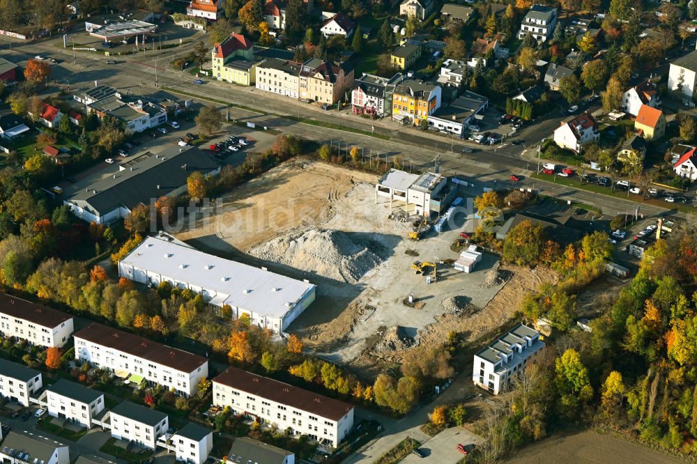 Berlin von oben - Abrissarbeiten am Gebäudekomplex des ehemaligen Einkaufszentrum REWE und ALDI in Berlin, Deutschland