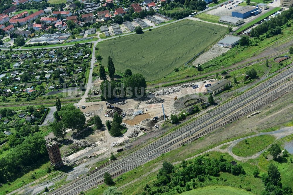 Halberstadt von oben - Abrißarbeiten auf dem Gelände des Bahn- Betriebswerkes in Halberstadt im Bundesland Sachsen-Anhalt