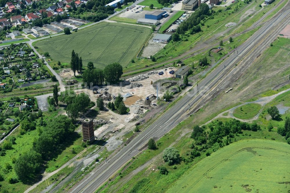 Luftbild Halberstadt - Abrißarbeiten auf dem Gelände des Bahn- Betriebswerkes in Halberstadt im Bundesland Sachsen-Anhalt