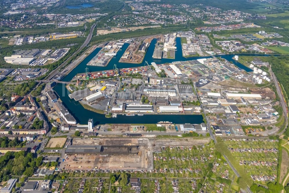 Dortmund aus der Vogelperspektive: Abrißarbeiten auf dem Gelände des Dortmunder Hafen in Dortmund im Bundesland Nordrhein-Westfalen, Deutschland