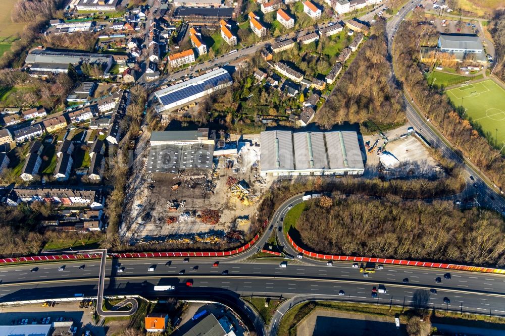 Luftaufnahme Bochum - Abrißarbeiten auf dem Gelände der ehemaligen Logistikzentrum- Ruine an der Berliner Straße im Ortsteil Wattenscheid in Bochum im Bundesland Nordrhein-Westfalen, Deutschland