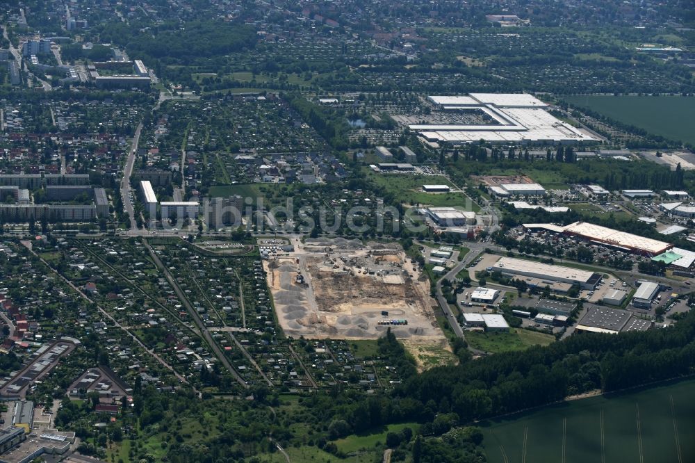 Magdeburg von oben - Abrißarbeiten auf dem Gelände der ehemaligen Milchhof Magdeburg GmbH und Erschließungsarbeiten für den Neubau eines IKEA- Einrichtungshauses - Möbelmarkt in Magdeburg im Bundesland Sachsen-Anhalt