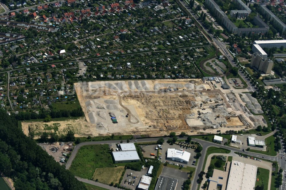 Magdeburg von oben - Abrißarbeiten auf dem Gelände der ehemaligen Milchhof Magdeburg GmbH und Erschließungsarbeiten für den Neubau eines IKEA- Einrichtungshauses - Möbelmarkt in Magdeburg im Bundesland Sachsen-Anhalt