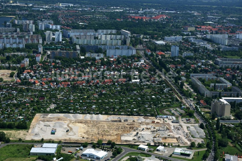 Magdeburg von oben - Abrißarbeiten auf dem Gelände der ehemaligen Milchhof Magdeburg GmbH und Erschließungsarbeiten für den Neubau eines IKEA- Einrichtungshauses - Möbelmarkt in Magdeburg im Bundesland Sachsen-Anhalt