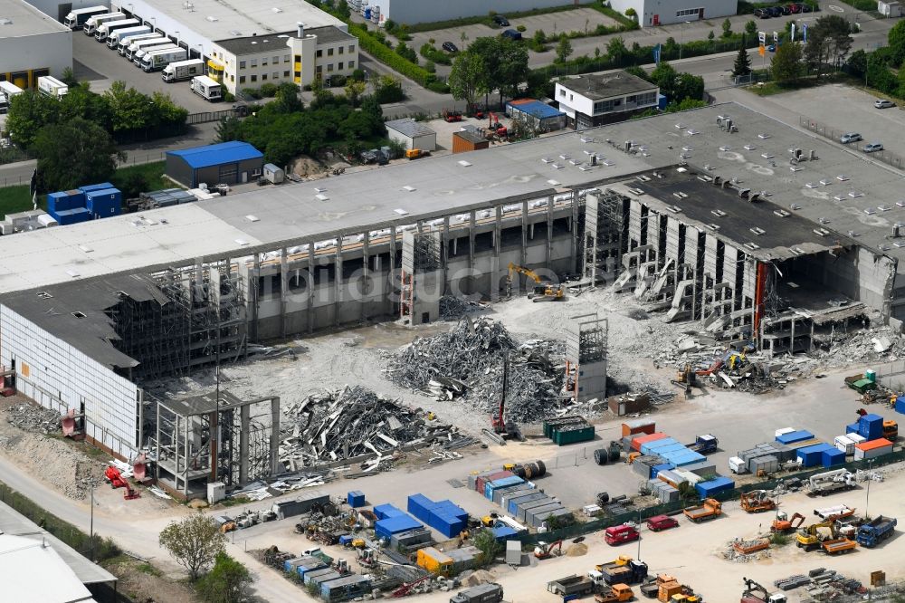 Luftbild Ingolstadt - Abrißarbeiten auf dem Gelände der Industrie- Ruine an der Bunsenstraße in Ingolstadt im Bundesland Bayern, Deutschland