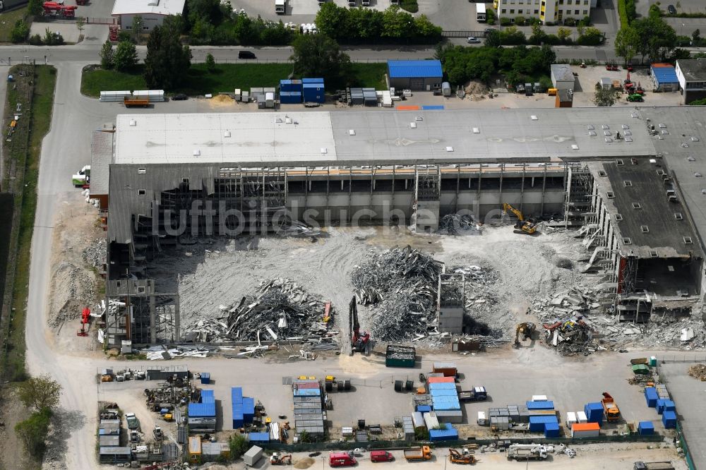 Ingolstadt von oben - Abrißarbeiten auf dem Gelände der Industrie- Ruine an der Bunsenstraße in Ingolstadt im Bundesland Bayern, Deutschland