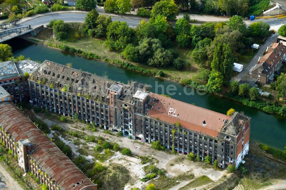 Luftaufnahme Hannover - Abrißarbeiten auf dem Gelände der Industrie- Ruine Conti an der Kanalstraße im Ortsteil Linden-Limmer in Hannover im Bundesland Niedersachsen, Deutschland