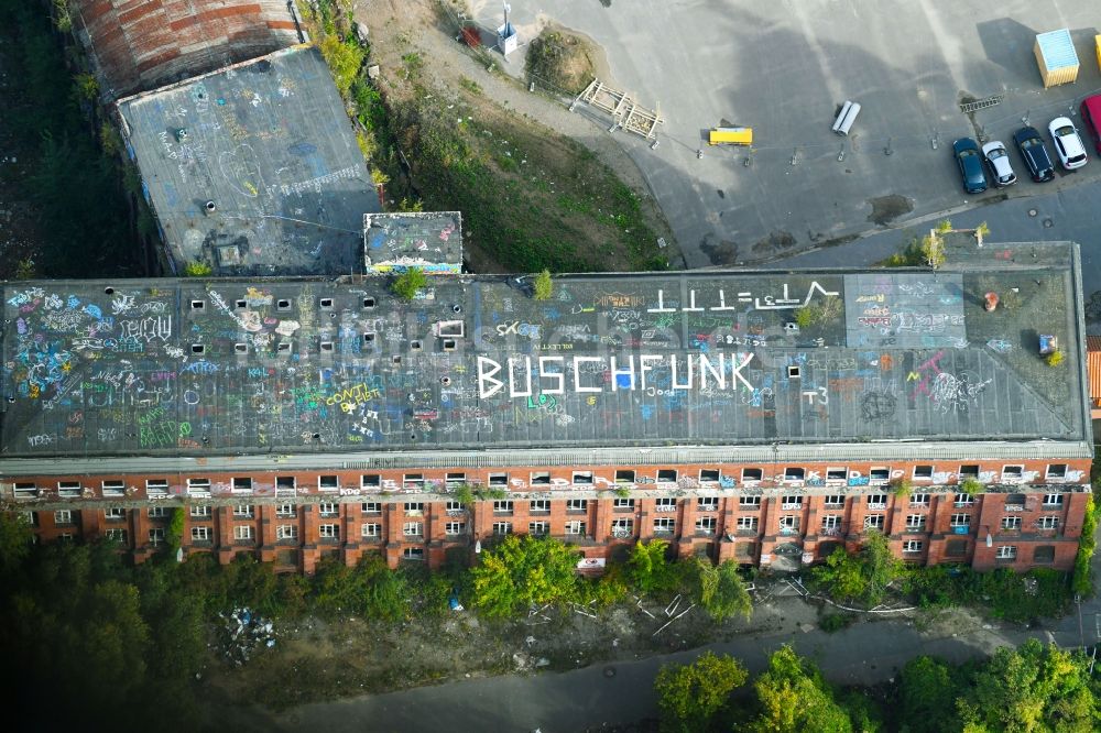 Hannover von oben - Abrißarbeiten auf dem Gelände der Industrie- Ruine Conti an der Kanalstraße im Ortsteil Linden-Limmer in Hannover im Bundesland Niedersachsen, Deutschland