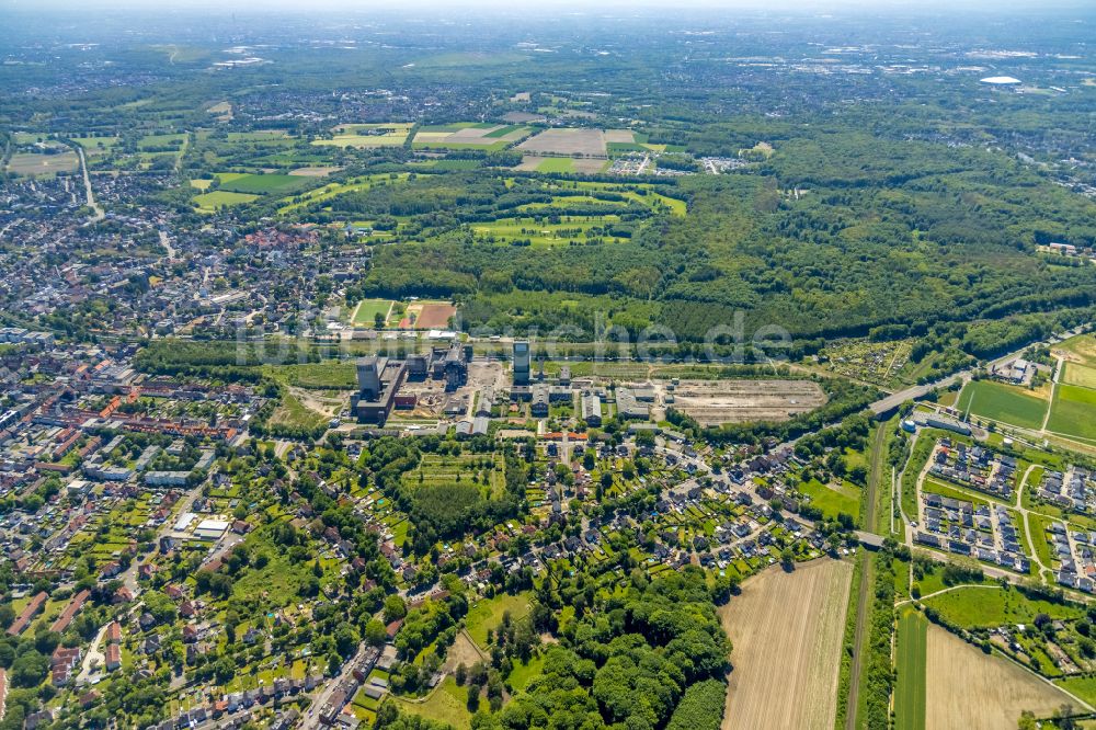 Gelsenkirchen von oben - Abrißarbeiten auf dem Gelände der Industrie- Ruine der DSK Bergwerk Lippe im Ortsteil Westerhold in Gelsenkirchen im Bundesland Nordrhein-Westfalen, Deutschland