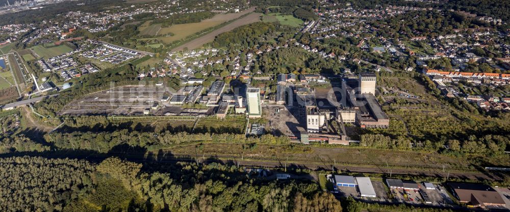 Gelsenkirchen aus der Vogelperspektive: Abrißarbeiten auf dem Gelände der Industrie- Ruine der DSK Bergwerk Lippe im Ortsteil Westerhold in Gelsenkirchen im Bundesland Nordrhein-Westfalen, Deutschland