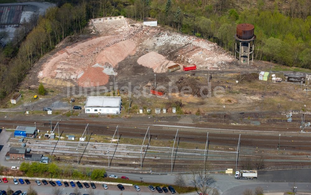 Bestwig aus der Vogelperspektive: Abrißarbeiten auf dem Gelände der Industrie- Ruine des ehemaligen Lokschuppens in Bestwig im Bundesland Nordrhein-Westfalen