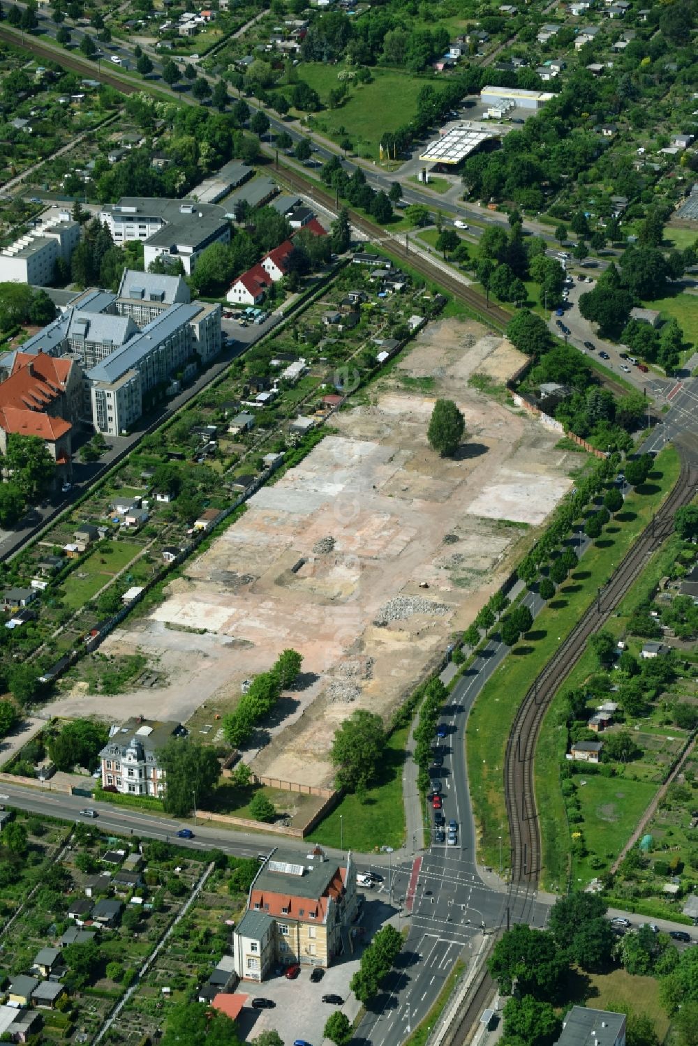 Luftbild Magdeburg - Abrißarbeiten auf dem Gelände der Industrie- Ruine Europaring - Große Diesdorfer Straße in Magdeburg im Bundesland Sachsen-Anhalt, Deutschland