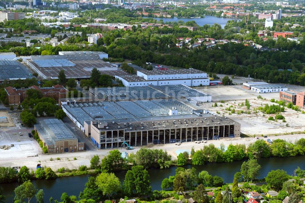 Luftbild Berlin - Abrißarbeiten auf dem Gelände der Industrie- Ruine im Ortsteil Siemensstadt in Berlin, Deutschland