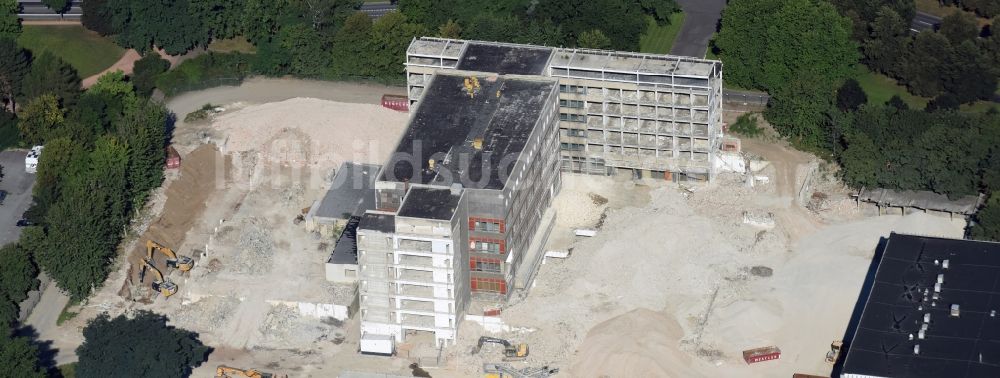 Dresden von oben - Abrissarbeiten auf dem Gelände der Industrie- Ruine der Robotron-Werke in Dresden im Bundesland Sachsen