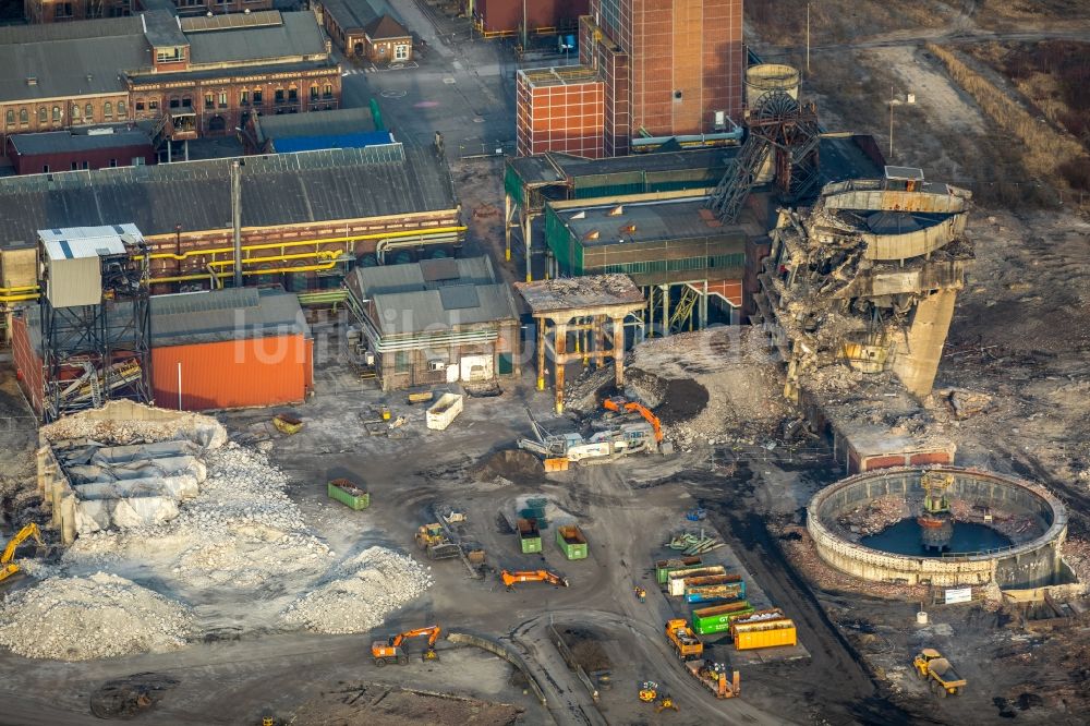 Hamm aus der Vogelperspektive: Abrißarbeiten auf dem Gelände der Industrie- Ruine Zeche Heinrich Robert nach misslungener Sprengung in Hamm im Bundesland Nordrhein-Westfalen, Deutschland