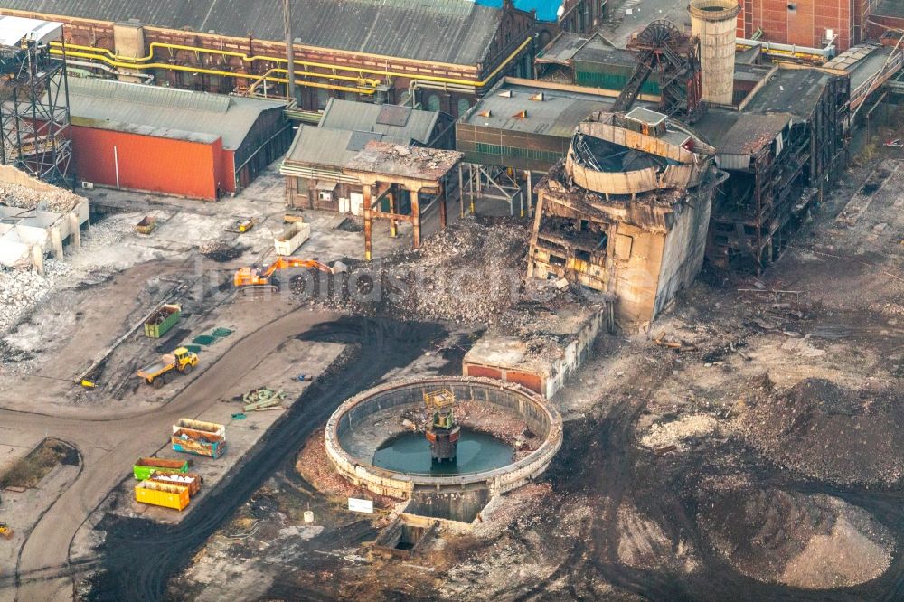 Hamm von oben - Abrißarbeiten auf dem Gelände der Industrie- Ruine Zeche Heinrich Robert nach misslungener Sprengung in Hamm im Bundesland Nordrhein-Westfalen, Deutschland