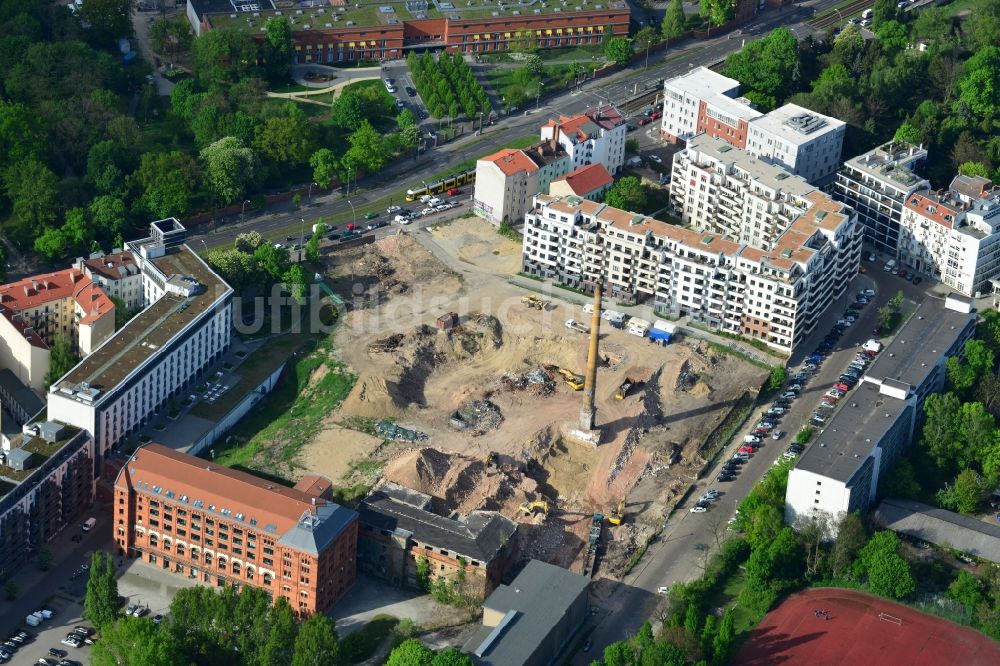 Berlin von oben - Abrißarbeiten auf dem Gelände der Ruine des Böhmisches Brauhaus in Berlin